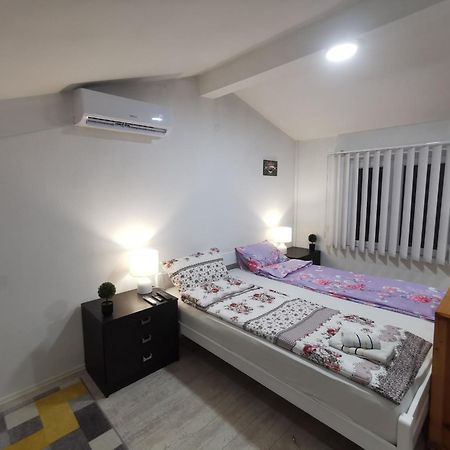 White Apartment Sarajevo - Free Parking エクステリア 写真