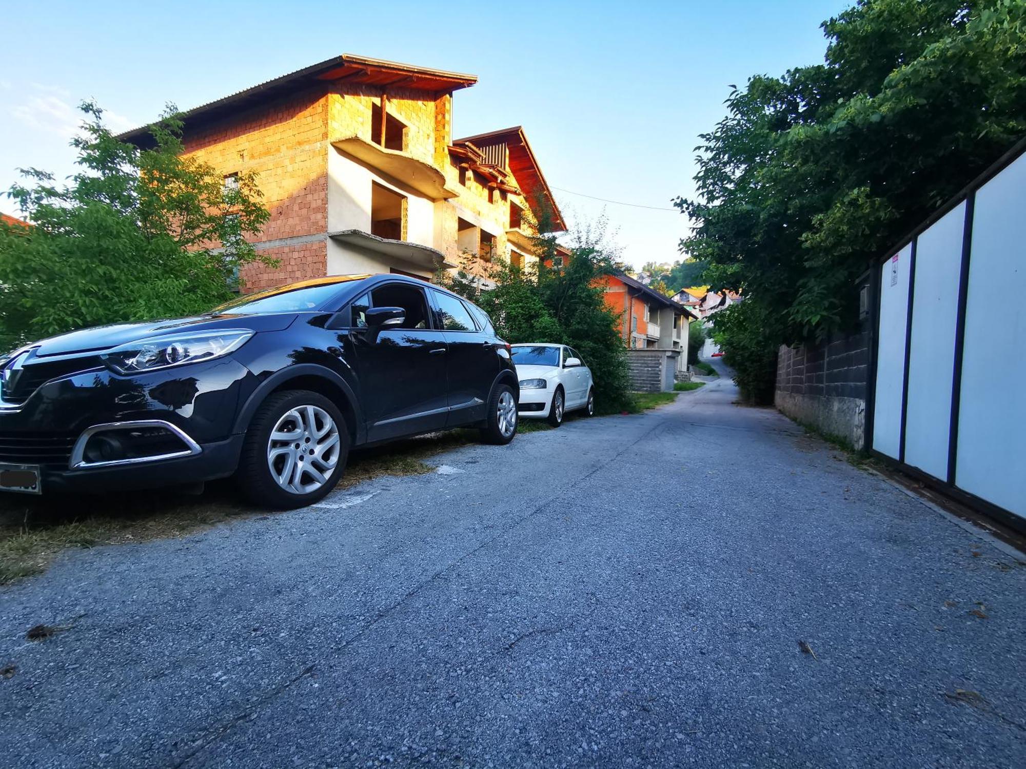 White Apartment Sarajevo - Free Parking エクステリア 写真