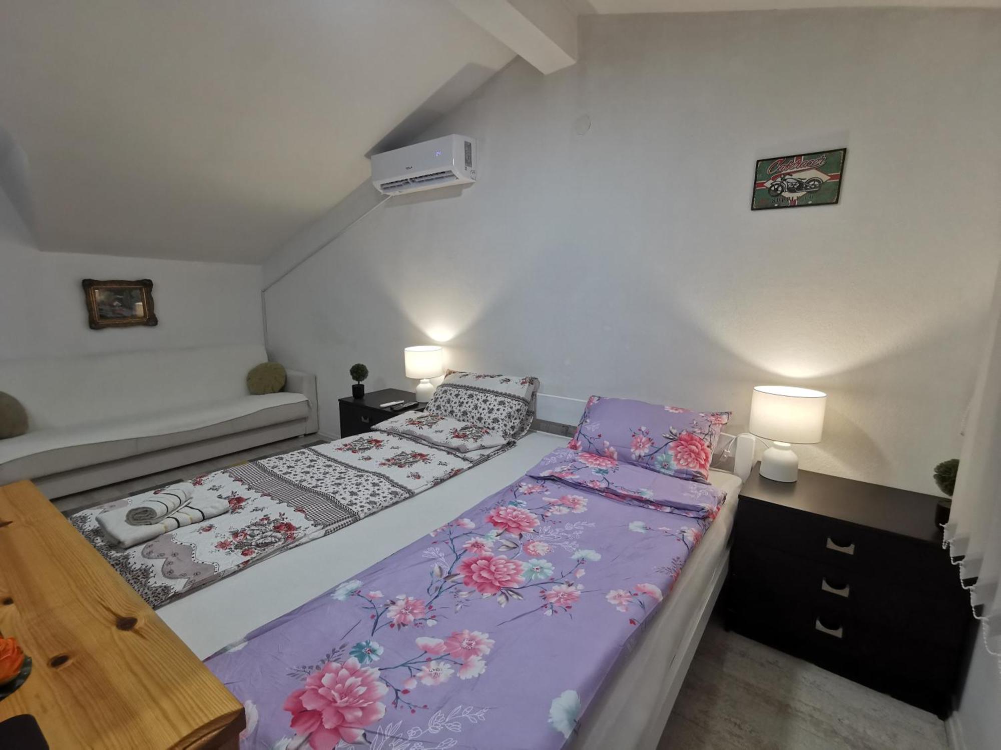 White Apartment Sarajevo - Free Parking エクステリア 写真