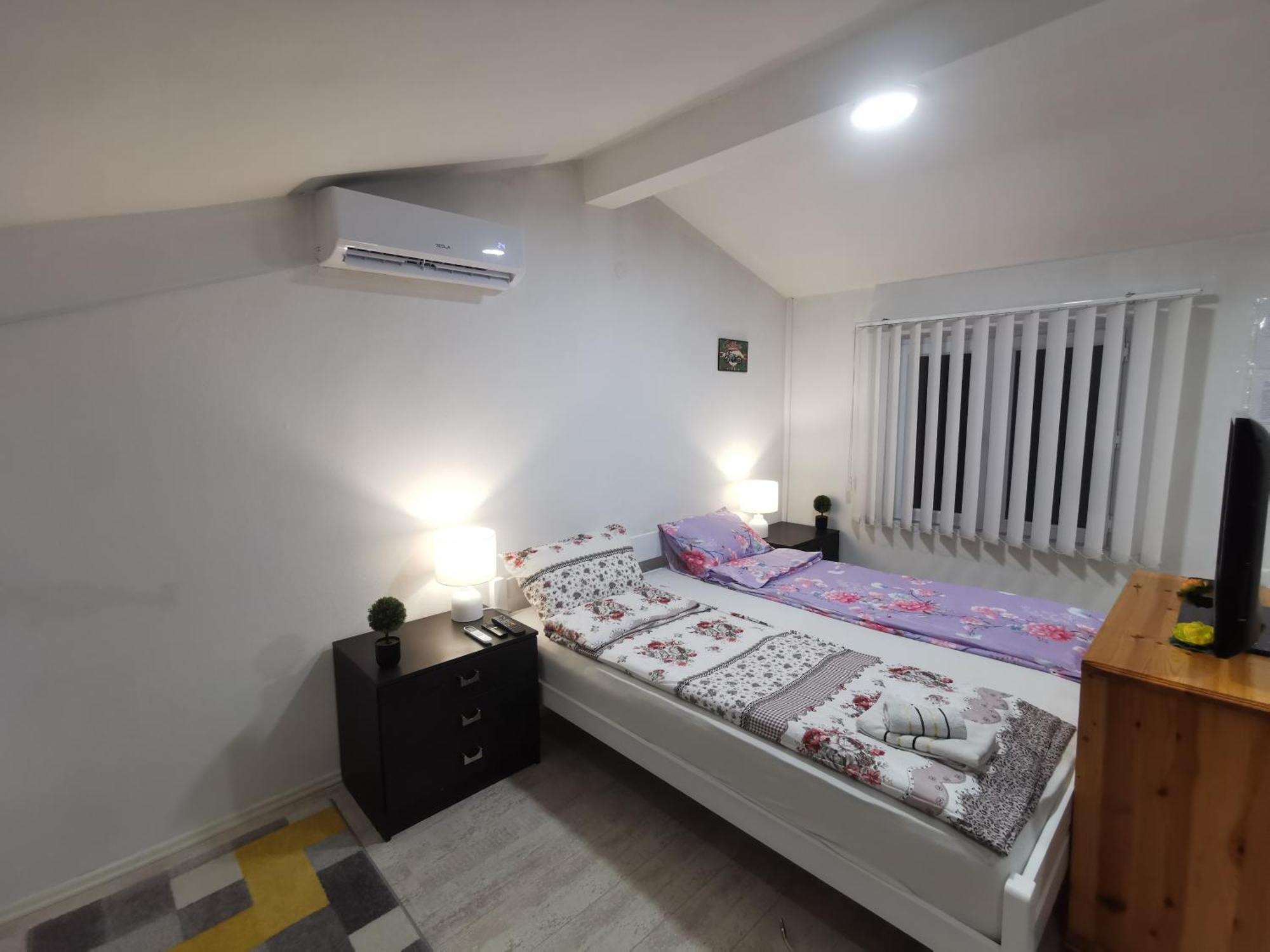 White Apartment Sarajevo - Free Parking エクステリア 写真
