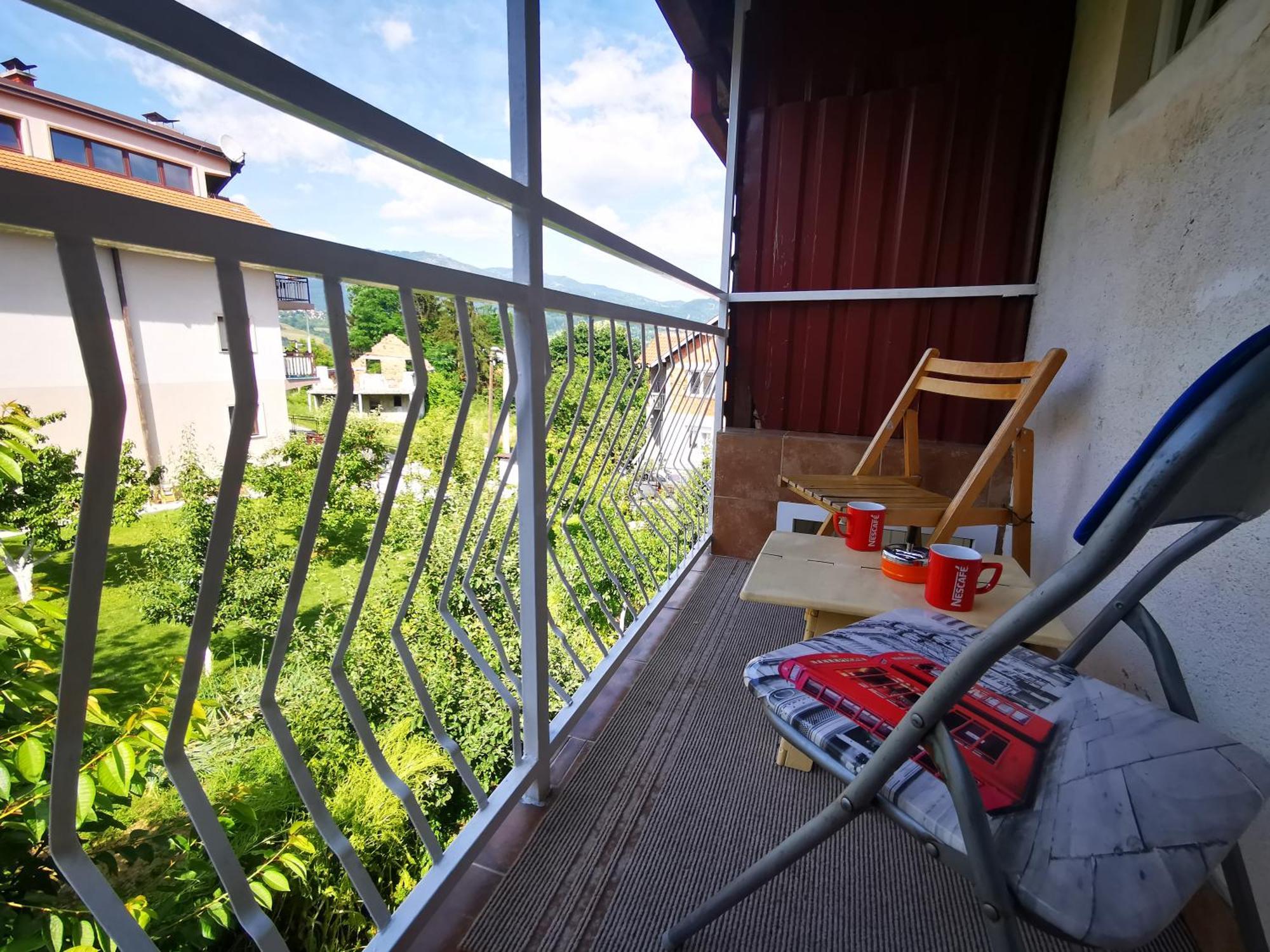 White Apartment Sarajevo - Free Parking エクステリア 写真